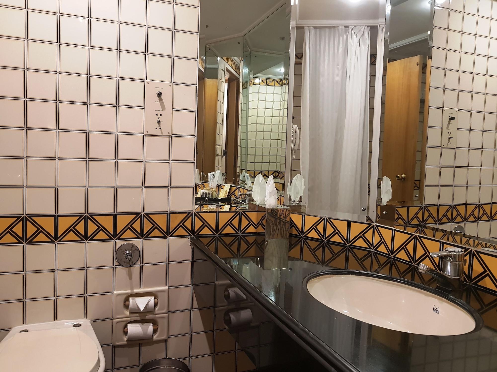فندق تاج بَنجَرا حيدر أباد المظهر الخارجي الصورة Bathroom in a hotel