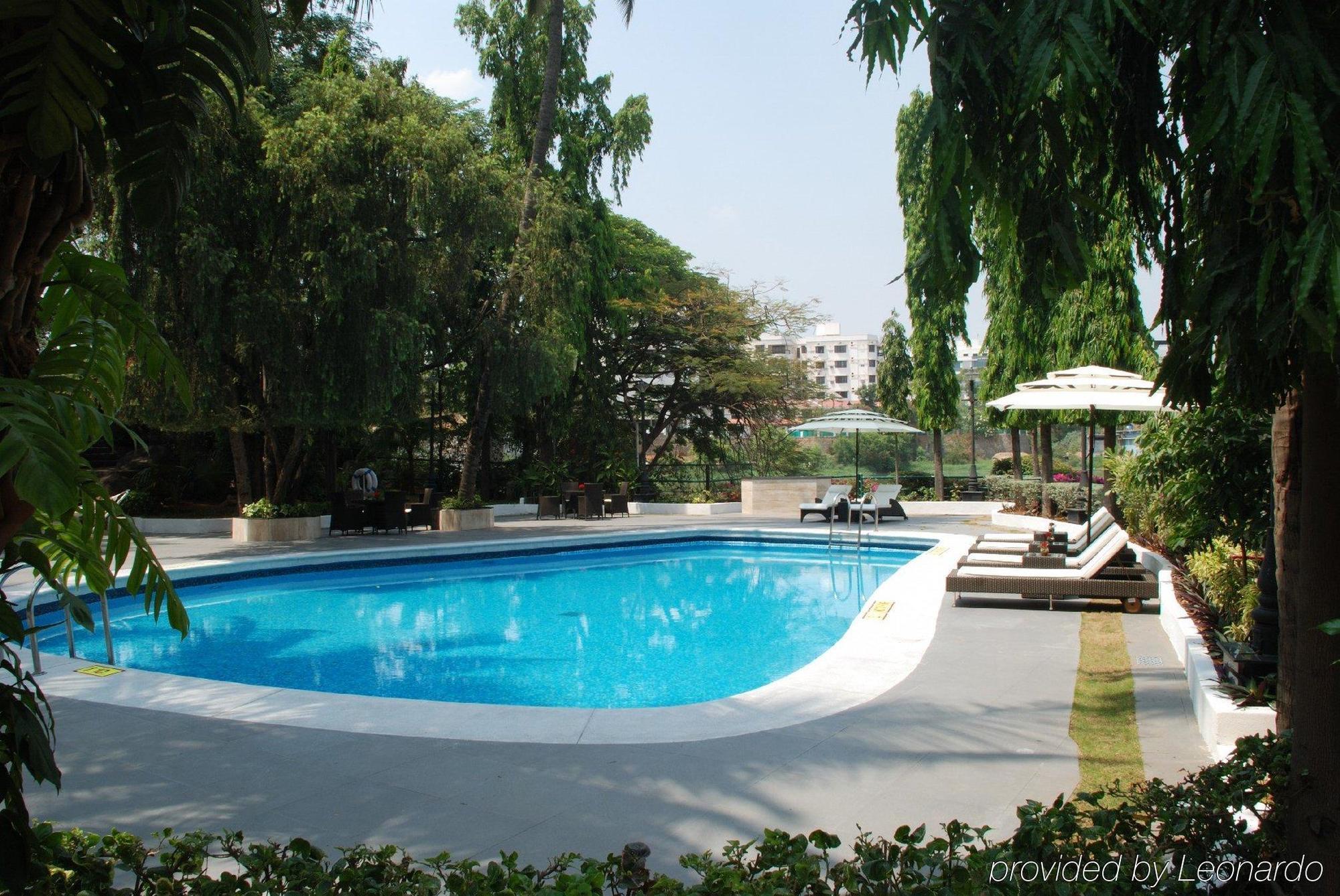 فندق تاج بَنجَرا حيدر أباد المرافق الصورة Swimming pool at the hotel