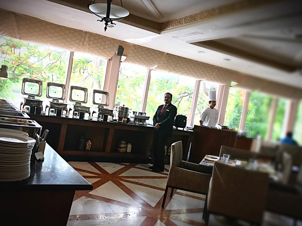 فندق تاج بَنجَرا حيدر أباد المظهر الخارجي الصورة The restaurant at the hotel